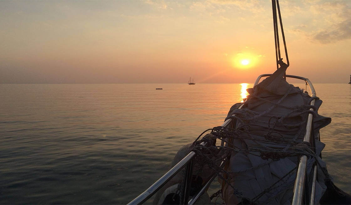 26 - Romantic Tour (Boat in Polignano a Mare & Candlelight Dinner) - Tedi Tour Operator