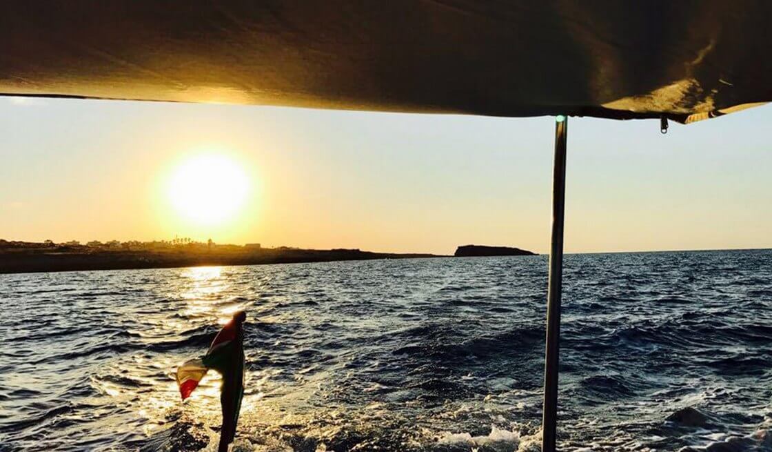Romantico Tour (Barca in Polignano a Mare & Cena a Lume di Candela) - Tedi Tour Operator